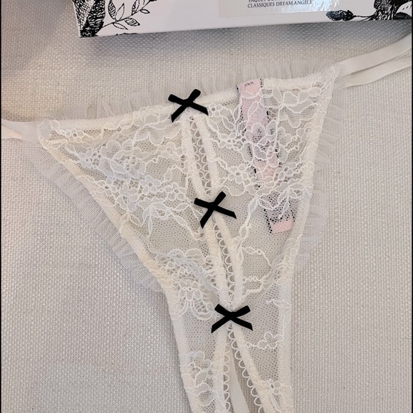 🎀NWT Victoria’s Secret V-String Panty Size L. White Lace. - Picture 2 of 11